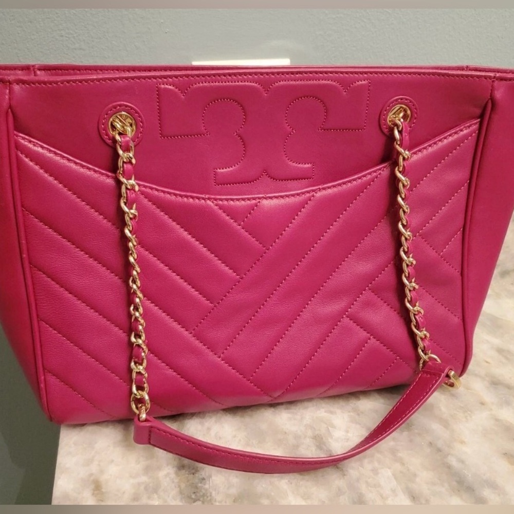 Tory Burch Alexa Party Fuschia Quilted Chain-Handle Tote w/matching Bag Charm